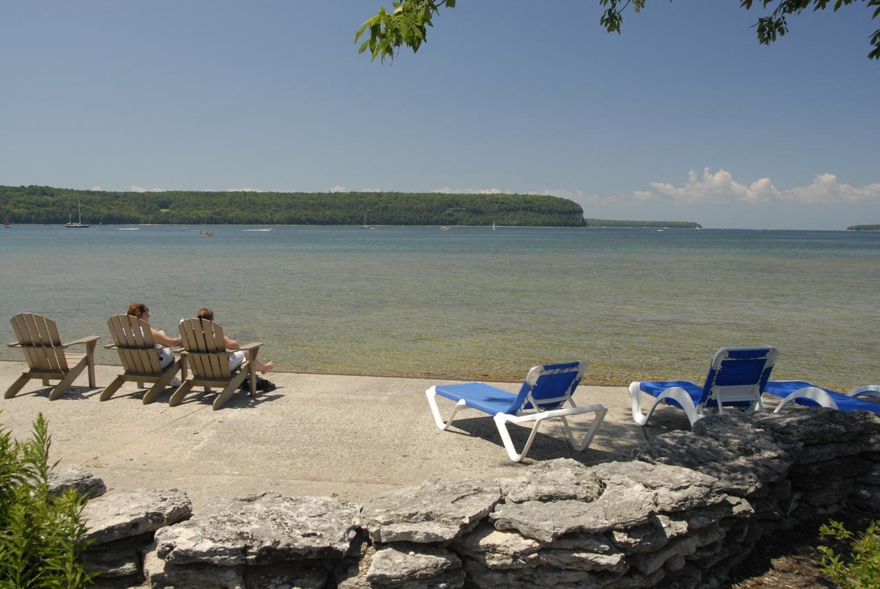 Shores Hotel