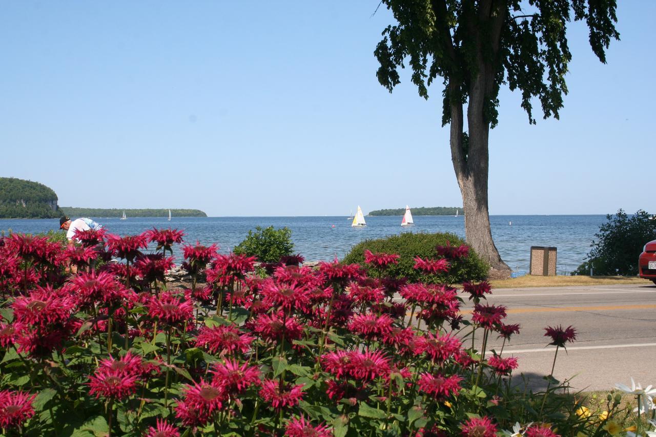 Shores Hotel