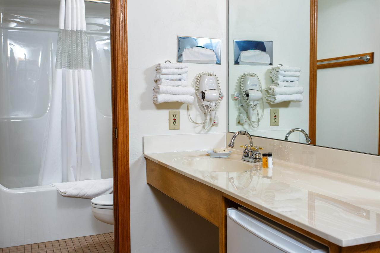 Hotel Shores 3*