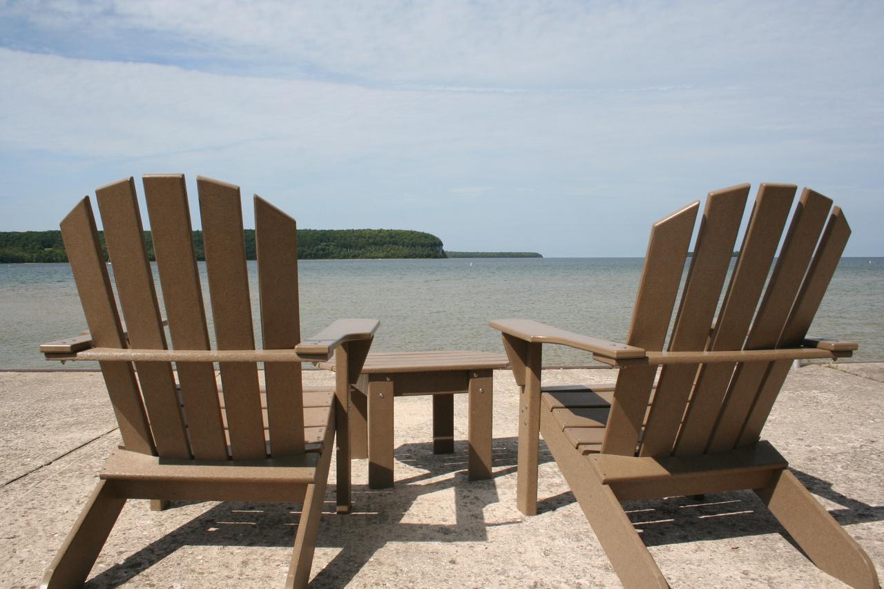 Shores Hotel